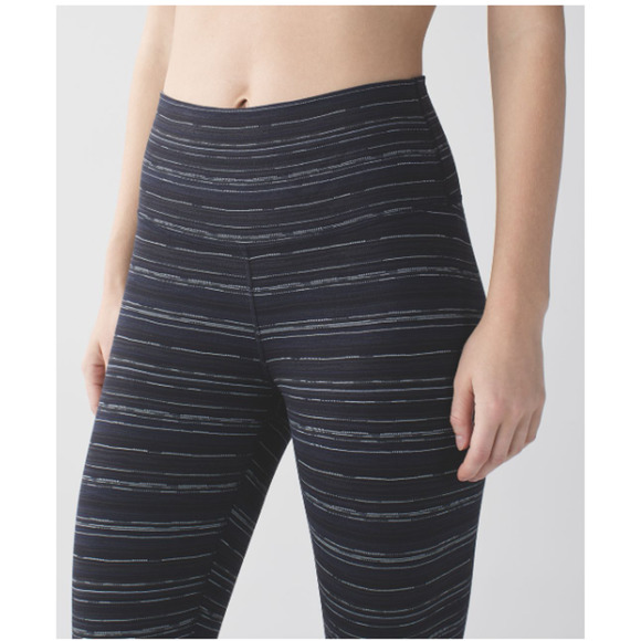 LULULEMON High Times Athletic Dark Navy Black Striped 7/8 Leggings Sz 12 - Picture 1 of 6